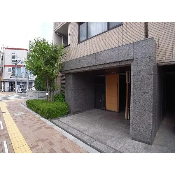 コスモ世田谷のエントランス