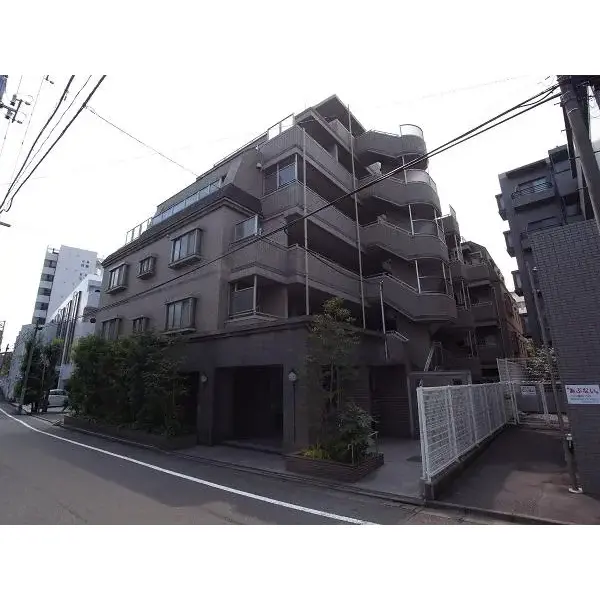 マートルコート代々木公園の外観
