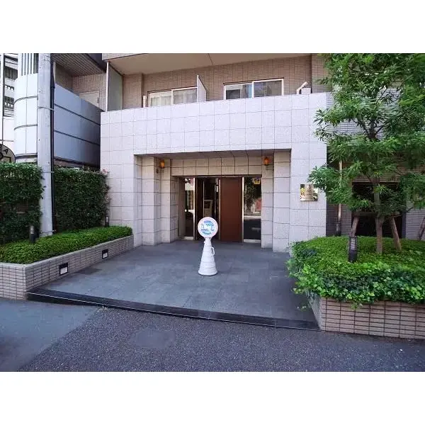 パレステュディオ市ヶ谷のエントランス
