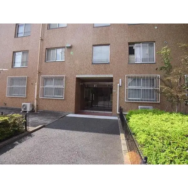 ハウス経堂のエントランス