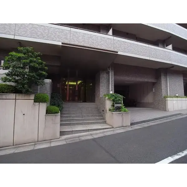 代々木山手パークハウスのエントランス