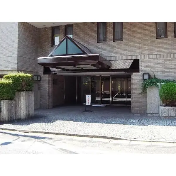 ヒルズ砂土原のエントランス