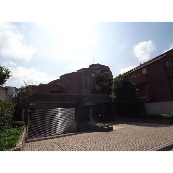 グローリオ麻布霞町の外観