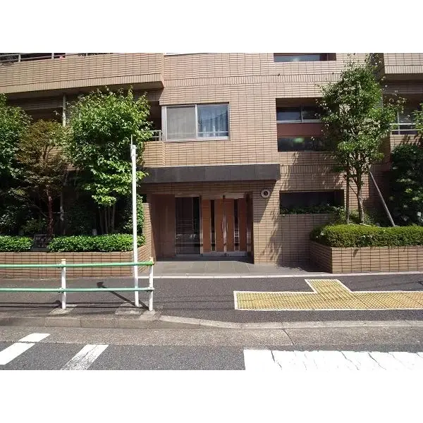 サンクタス元麻布のエントランス