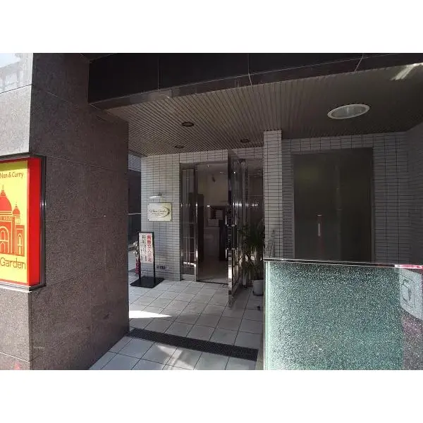 デュオスカーラ西麻布タワーCENTRALのエントランス