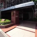 ドムス元麻布のエントランス
