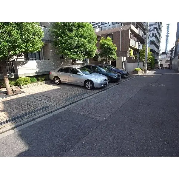 イトーピア市ヶ谷山伏町のその他（外観、エントランス、前面の通り等）