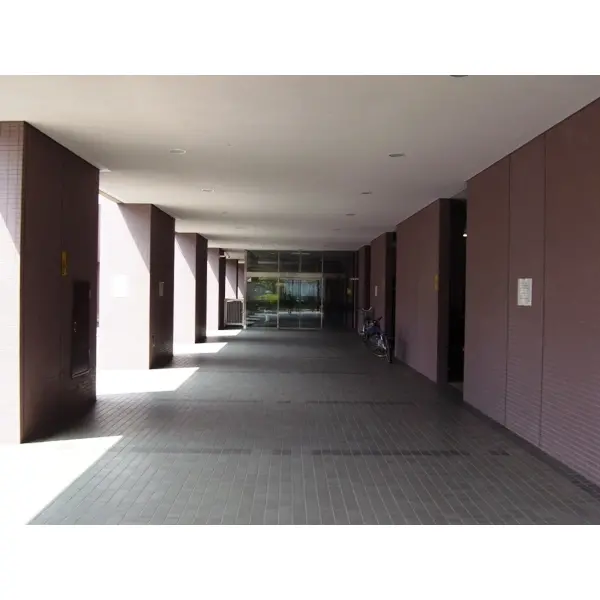 小松川グリーンタウンリバーウエストA館のエントランス