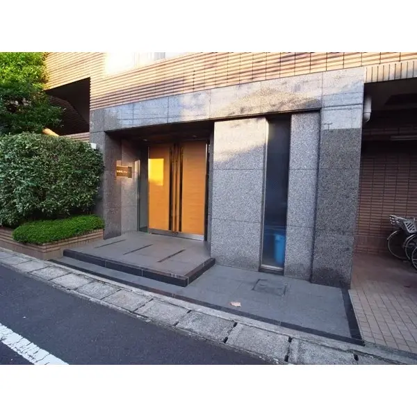 桜新町シティハウスのエントランス