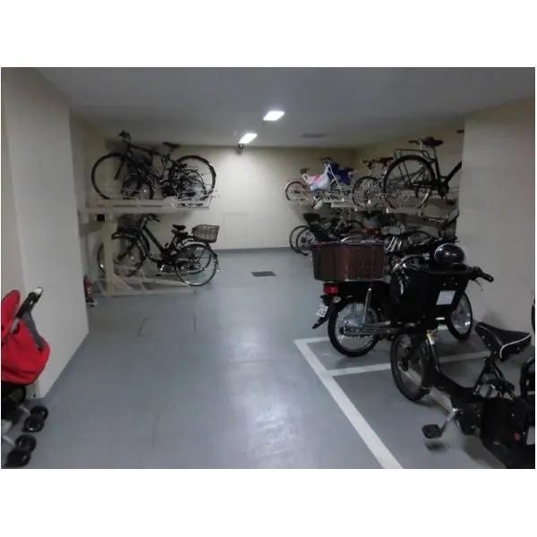 地下１階駐輪場