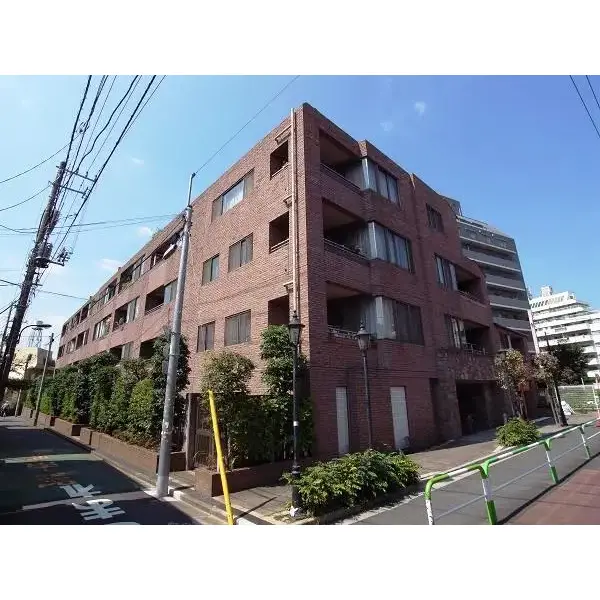 クレッセント新宿柏木の外観