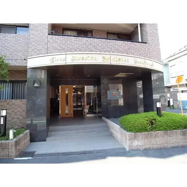 ライオンズマンション新宿柏木のエントランス